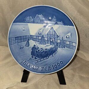 VTG Bing & Grøndahl 7" Christmas Plate 1969, Arrival of Christmas Guests Denmark
